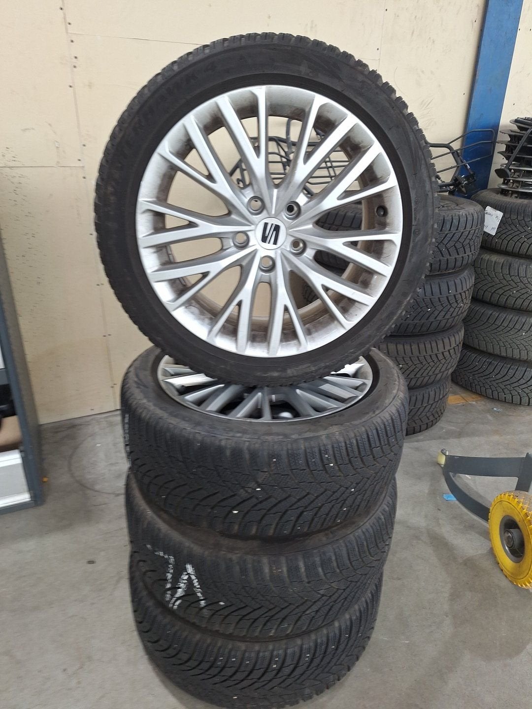 Seat Leon Winterset 17 Inch Origineel, Auto-onderdelen, Banden en Velgen, Ophalen, Gebruikt, -, -