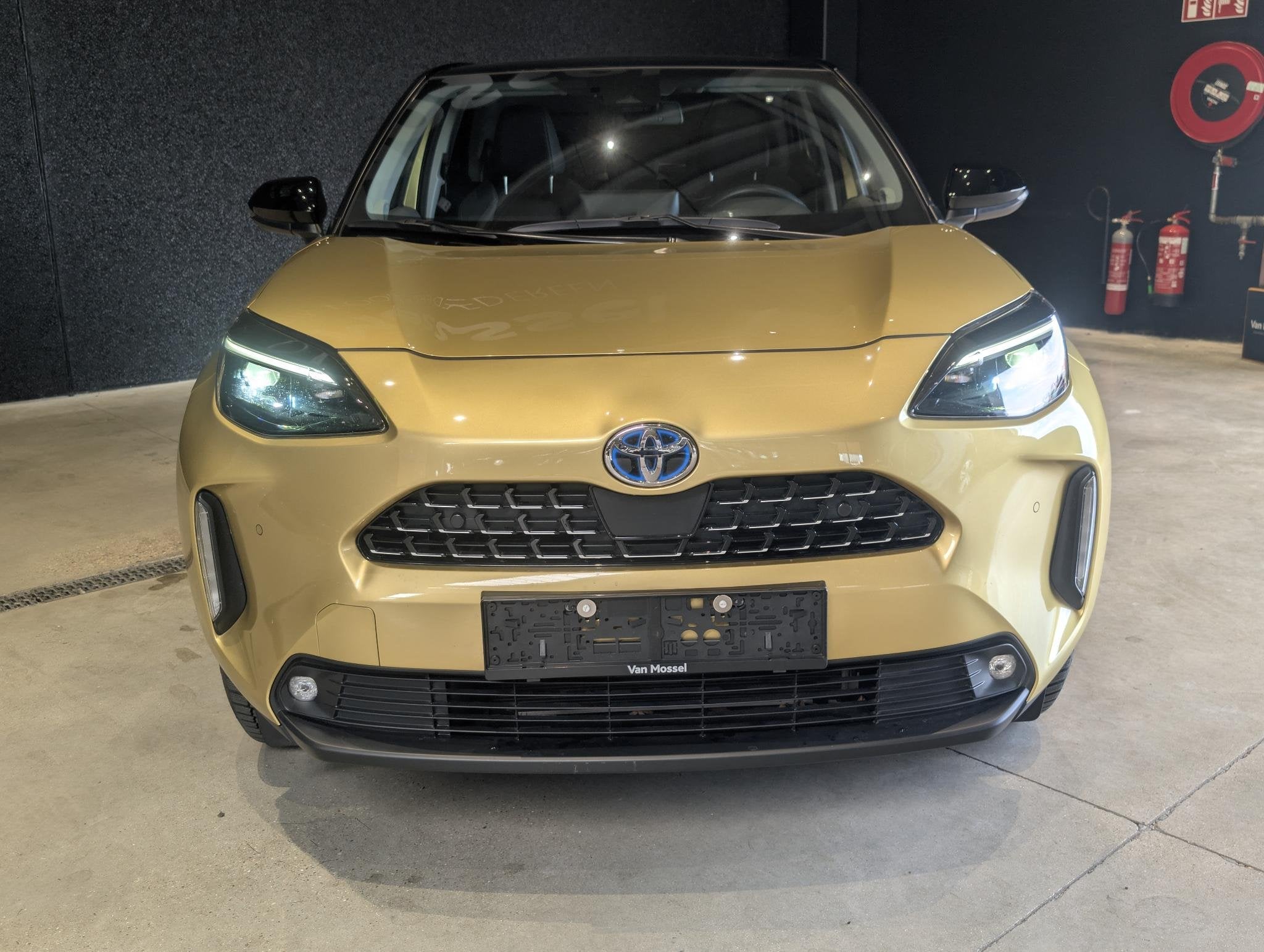 Toyota Yaris Cross | TWEE BANDENSETS | PANO DAK | JBL AUDIO, Auto's, Toyota, Stof, Gebruikt, Overige kleuren, Bedrijf