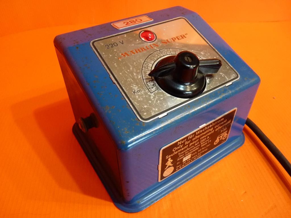 Tranfo MARKLIN - 30 VA  réf. 280 A, Hobby & Loisirs créatifs, Analogique, Enlèvement ou Envoi, Courant alternatif, Transformateur ou Alimentation