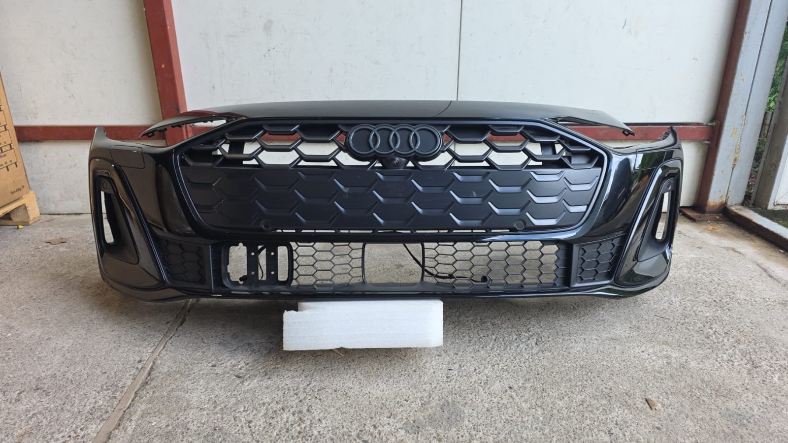 Pare-chocs avant hybride Audi A5 B10 S-Line 6XPDC 8B3853653A, Pare-chocs, AUDI AG, Auto-Union-Strasse 1
85045  Ingolstadt, DE