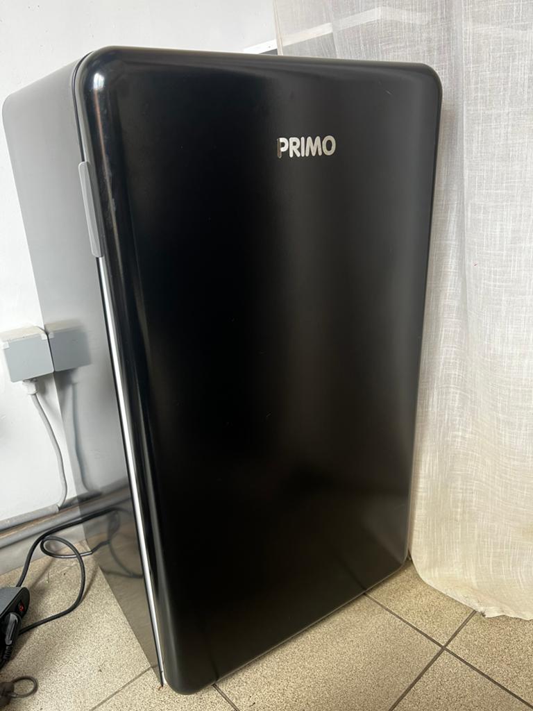 Primo koelkast tafelmodel zwart, Elektronische apparatuur, Ophalen, Zo goed als nieuw, Met vriesvak