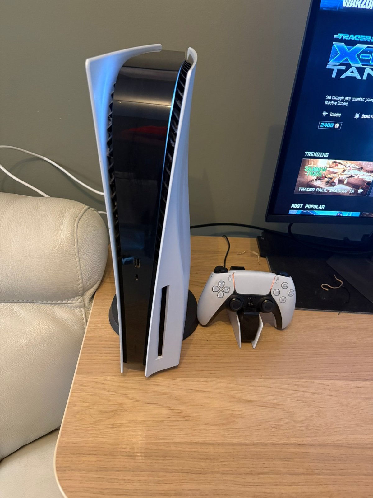 Ps5 digital edition + loading station + 1controller+ doos, Ophalen of Verzenden, Zo goed als nieuw
