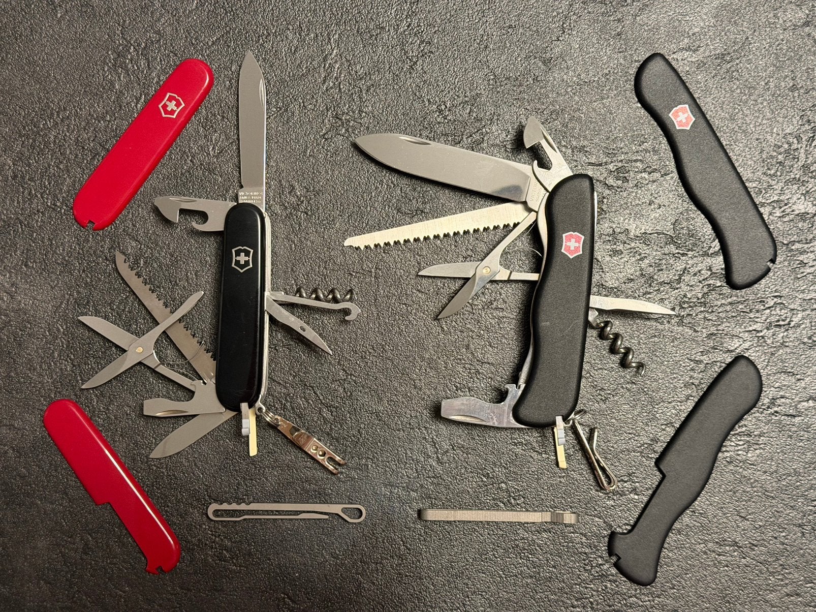 Victorinox Outrider + Hubtsman + accessoires (comme neuf), Ophalen of Verzenden, Zo goed als nieuw