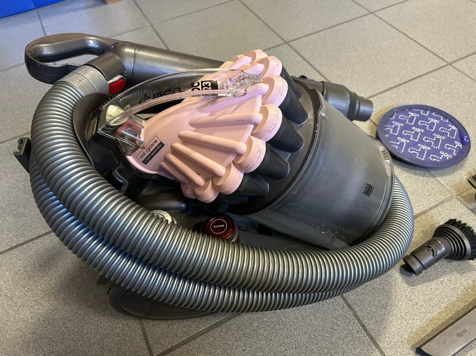 Dyson DC23 Pink, Réservoir, Aspirateur traîneau, Enlèvement, 1200 à 1600 watts