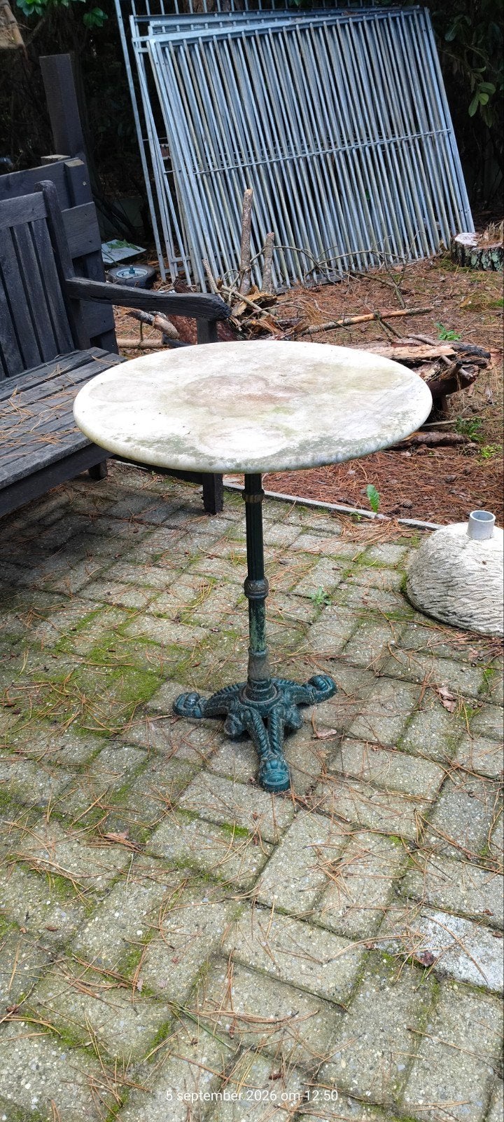 bistro tafel 70 euro, Enlèvement