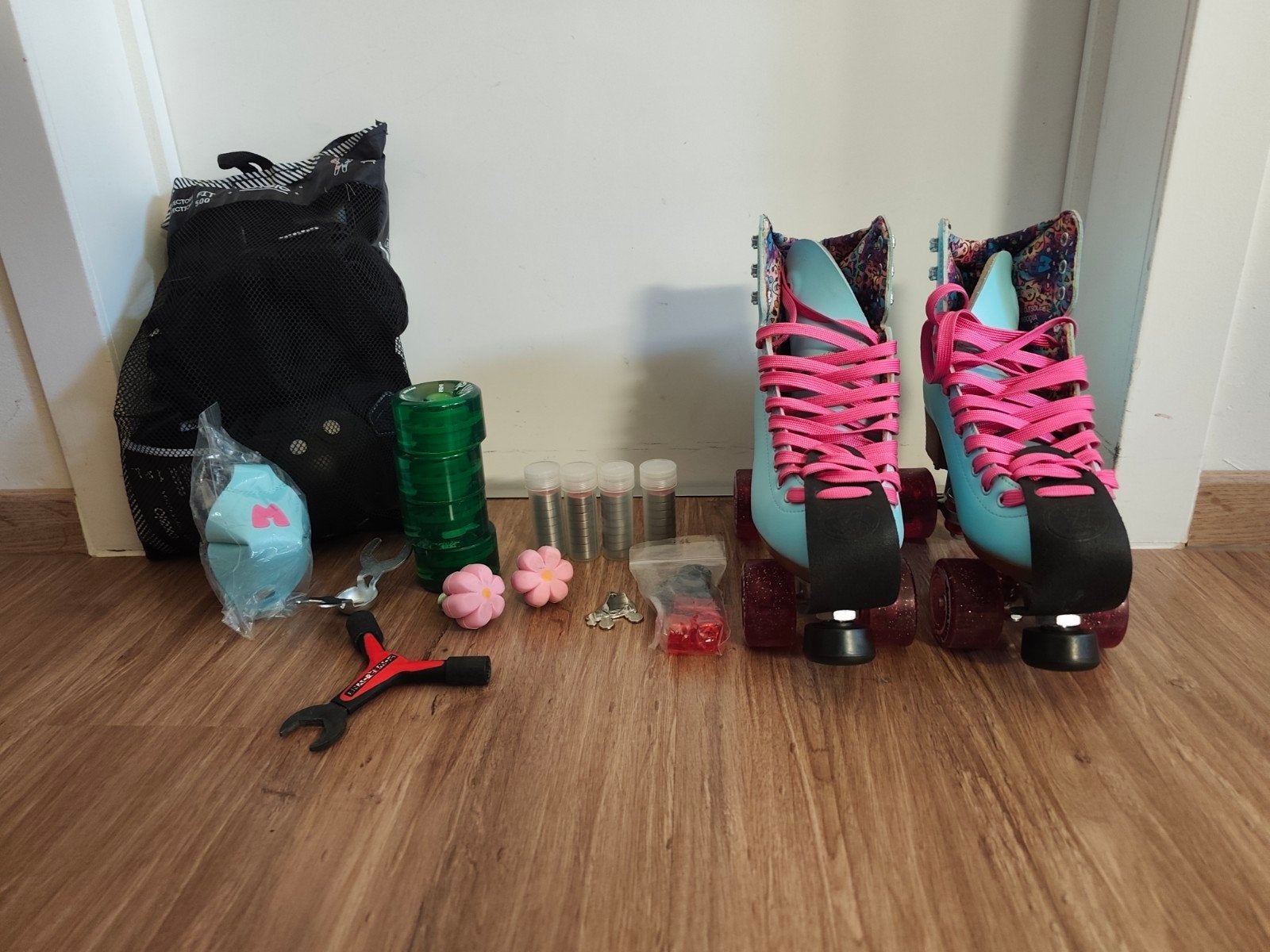 Moxi Beach Bunny rolschaatsen maat 7 US (EU 38) + extra's, a, Overige typen, Zo goed als nieuw, Dames, Ophalen