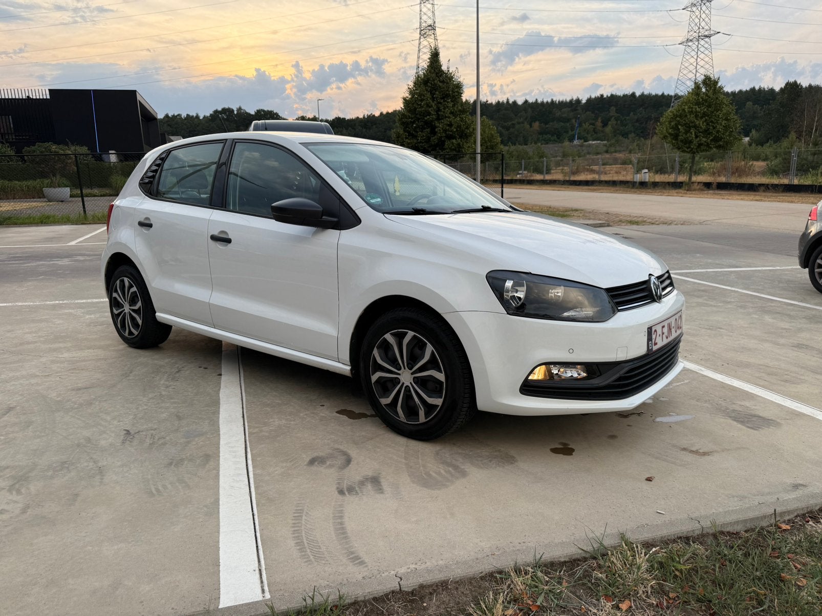 Volkswagen polo 6C 1.0i mpi bluemotion NAVI CRUISE CONTROL, Auto's, Parkeersensor, Euro 6, 48 kW, Wit