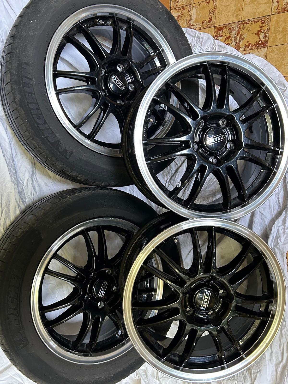 Jantes noires et alu, Autos : Pièces & Accessoires, Pneus et Jantes, 16 pouces, Véhicule de tourisme, 205 mm