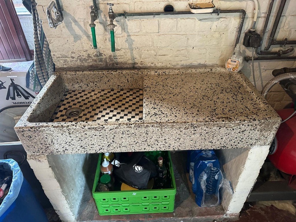Terrazo uitgietbak, Doe-het-zelf en Bouw, Sanitair, Ophalen, Gebruikt, Steen, Wastafel