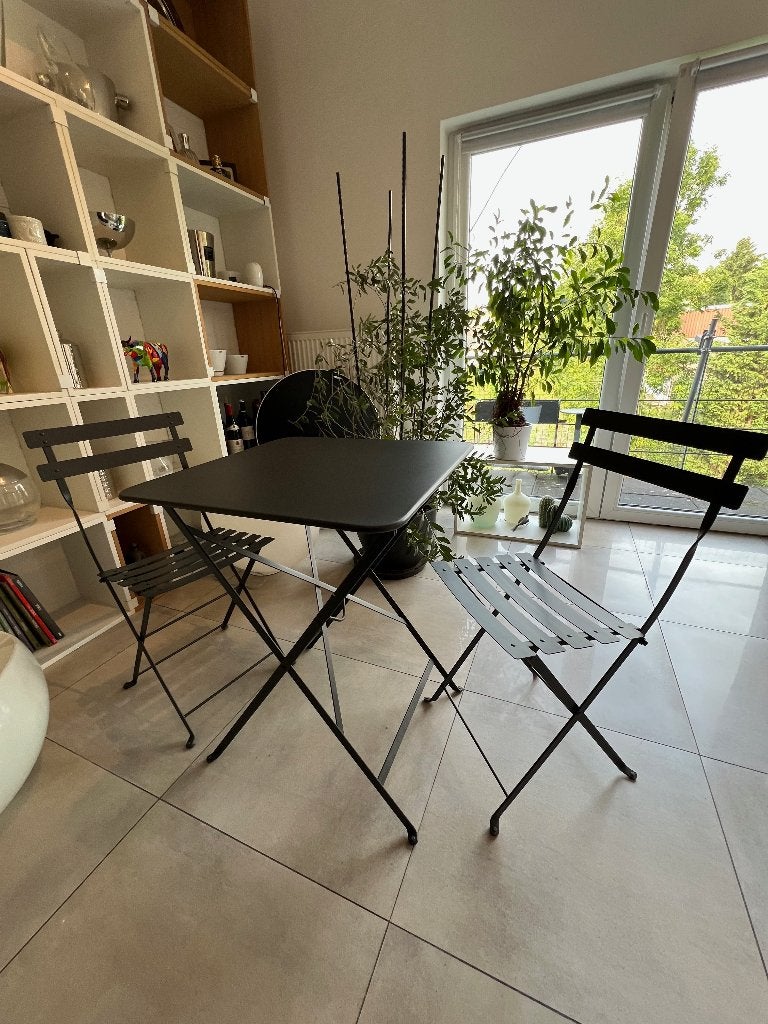 Ensemble Fermob Bistro- table + 2 chaises, Jardin & Terrasse, Enlèvement, Comme neuf, Carré, Autres matériaux