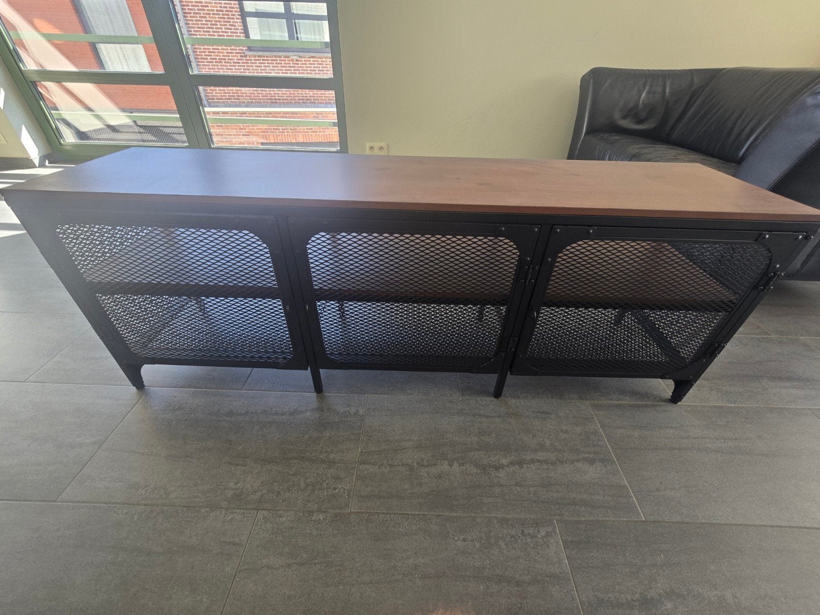 Fjällbo ikea TV kast splinternieuw met kasticket, Enlèvement