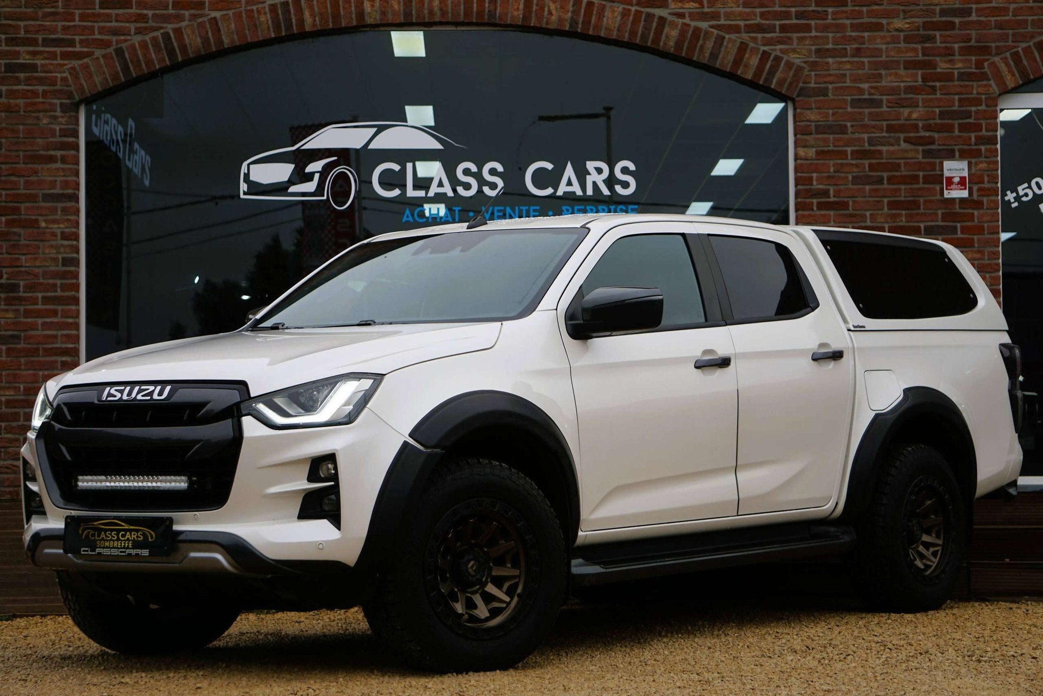 Isuzu D-max 1.9 Turbo D 4WD LSE / AUTOMATIQUE / CARPLAY / DI, Auto's, Automaat, Zwart, 4 cilinders, Wit