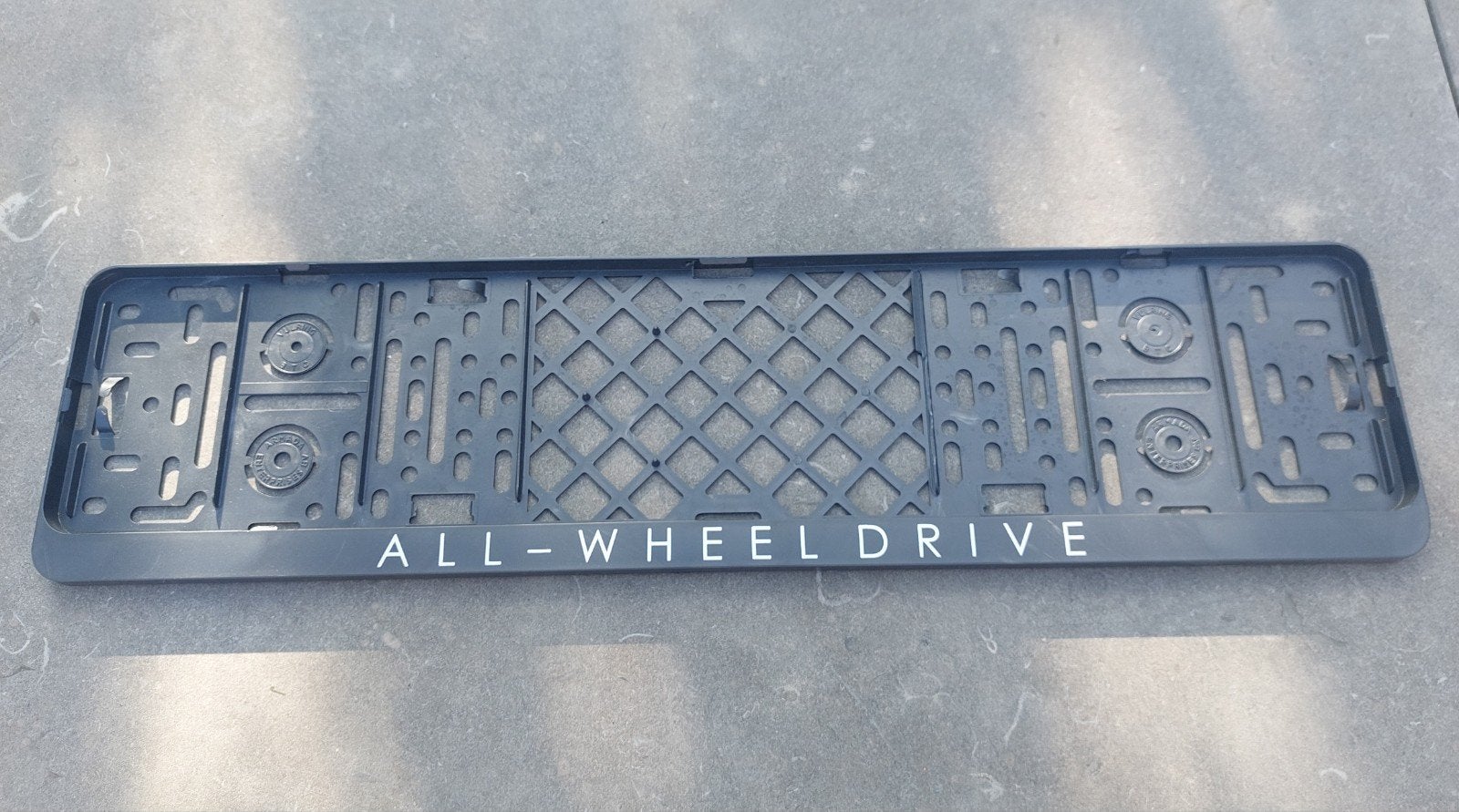 Tesla all-wheel drive nummerplaathouder, Ophalen, Nieuw