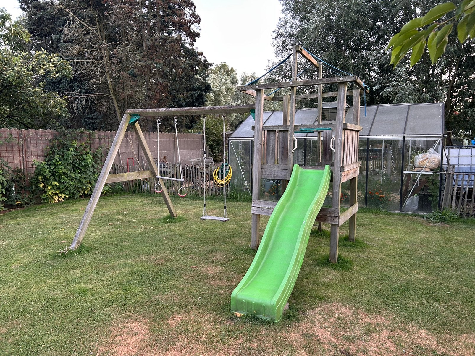 Speelhuisje met schommel junglegym, Ophalen, Gebruikt, Schommel