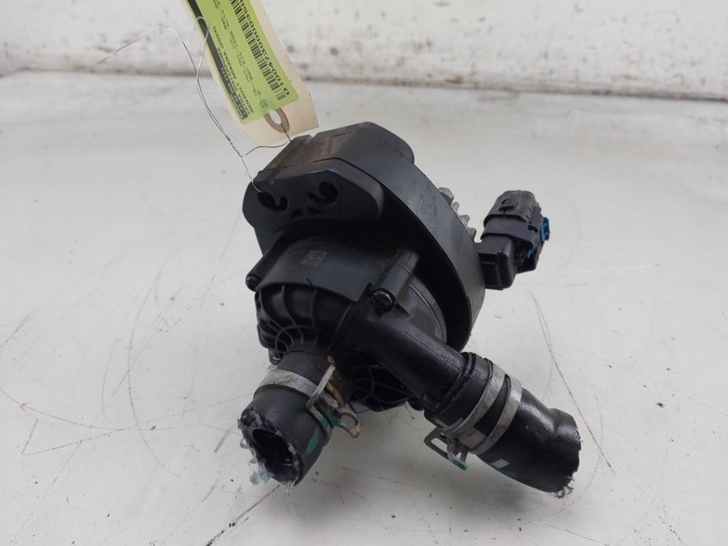 EXTRA WATERPOMP Renault Arkana (RJLL) (|210101240R|), Robert Bosch AG, Gebruikt, Renault, Robert-Bosch-Allee 1
74232  Abstatt, DE