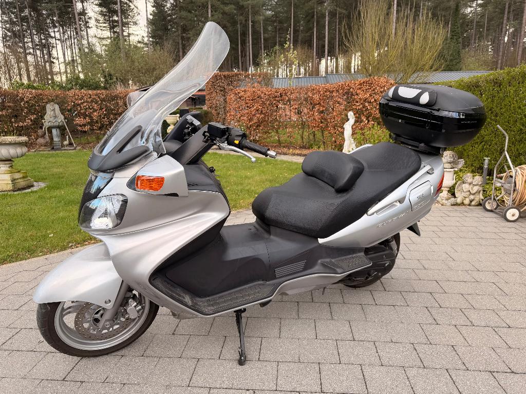 Suzuki Burgman 650 Excecutive, Motos, Motos | Suzuki, Particulier, Scooter, plus de 35 kW, 2 cylindres, Permis Moto A2 minimum