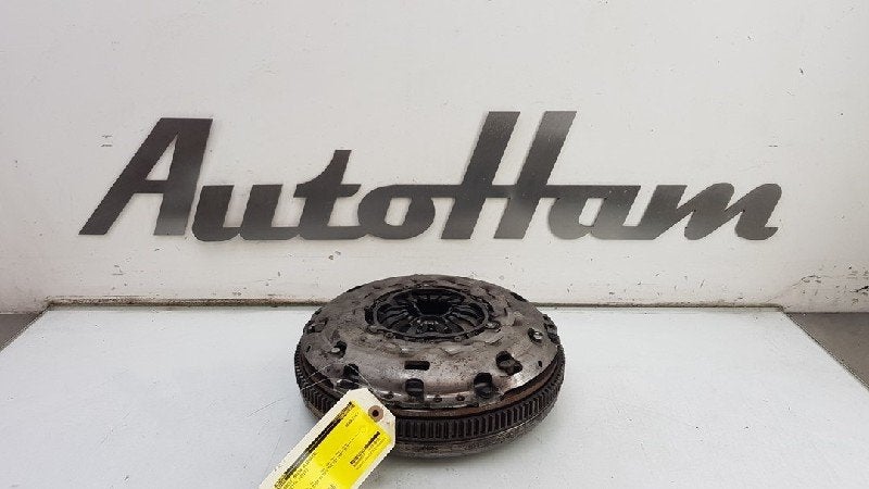 VOLANT MOTEUR BI-MASSE Volkswagen Jetta IV (162 / 16A), Autos : Pièces & Accessoires, Utilisé, Volkswagen