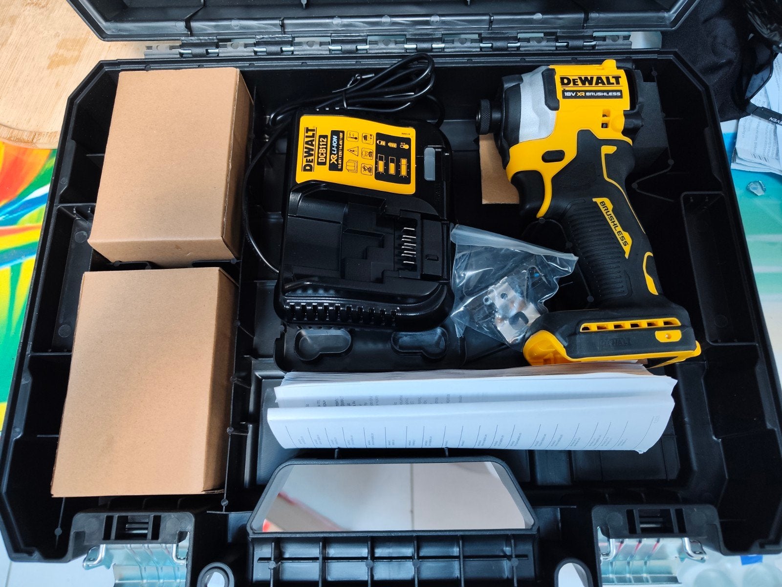DE WALT VISSEUSE FOREUSE BATTERIE NEUVES CHARGEUR, Enlèvement ou Envoi, Neuf, Autres types