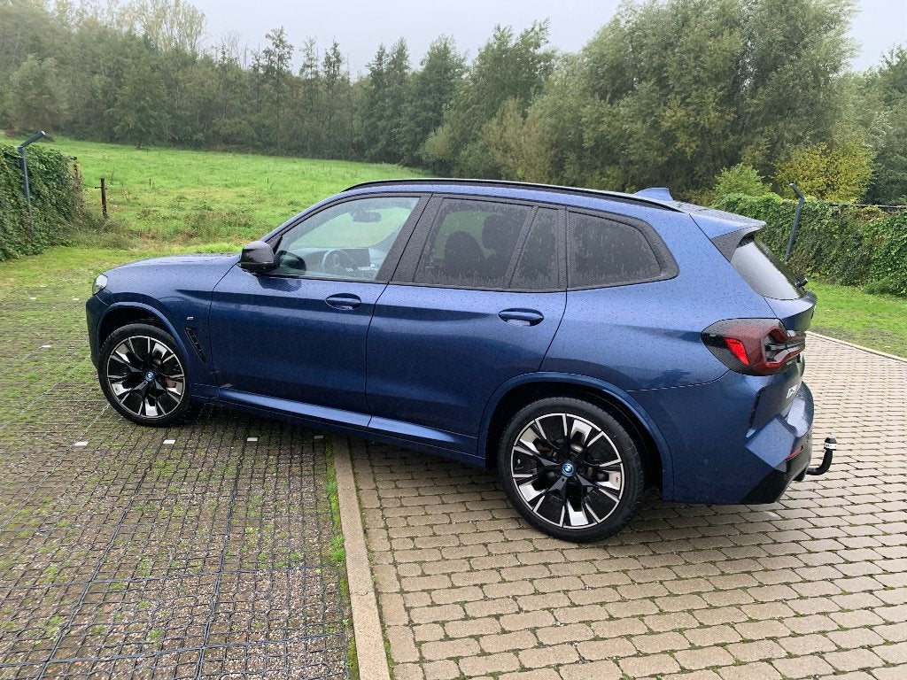 BMW iX3 nov.22, Autos, Cuir, Achat, 4 portes, Noir