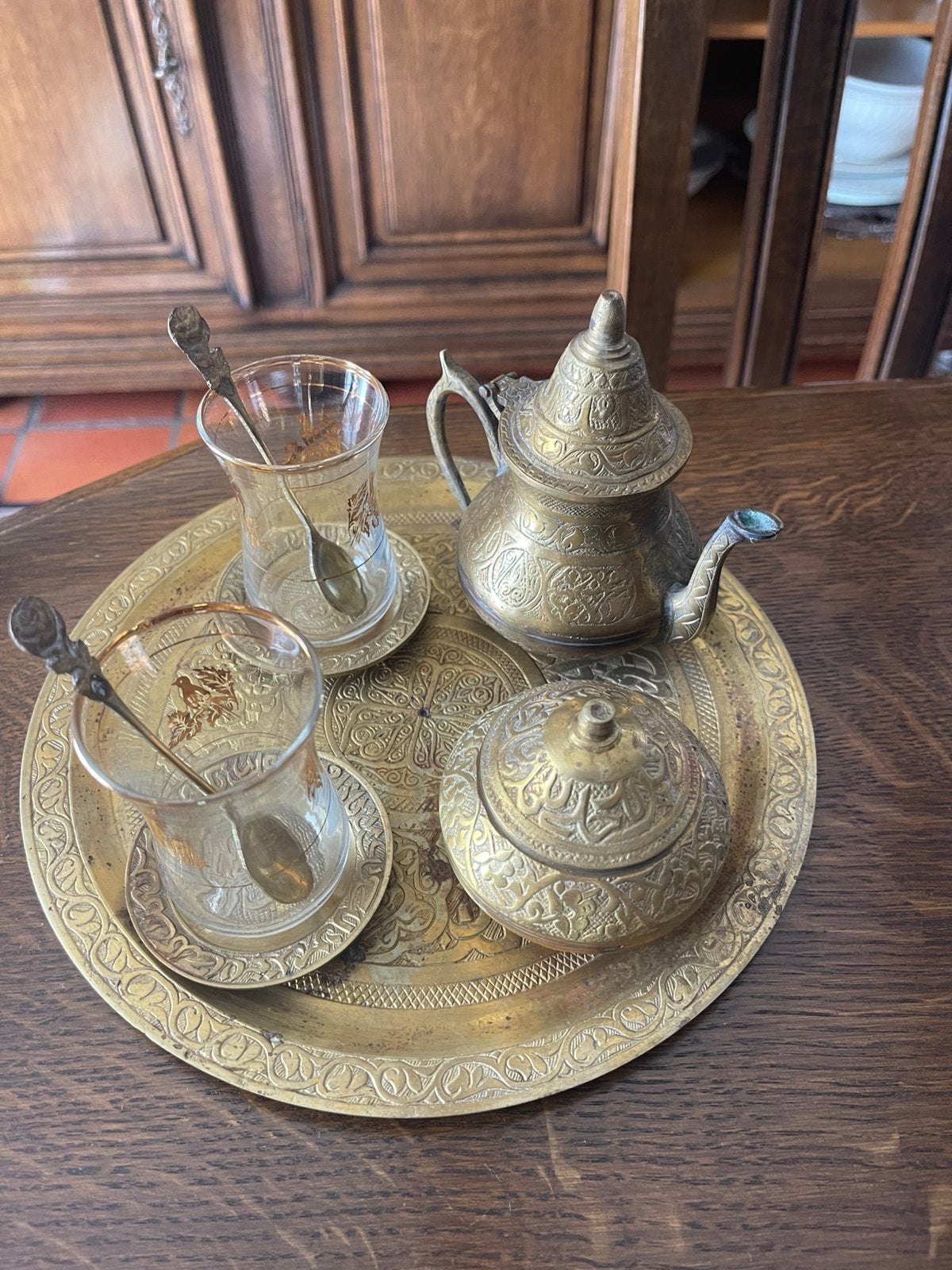 Thee servies, Ophalen