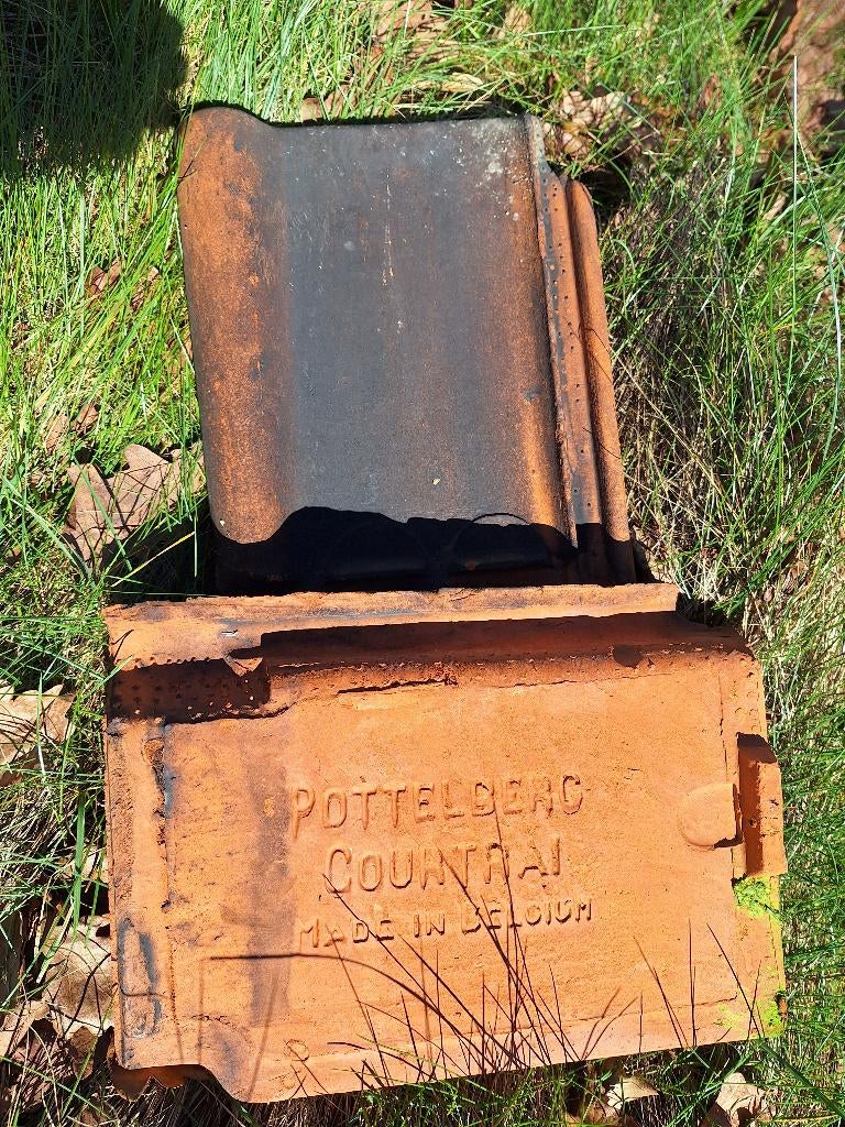 Gratis Pottelbergse Dakpannen Nazareth, Doe-het-zelf en Bouw, Ophalen, Gebruikt, Dakpannen, Overige kleuren