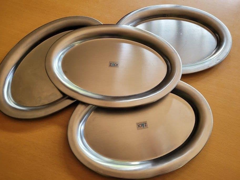 Ensemble de 4 nouvelles assiettes de service Zack, Neuf, Enlèvement ou Envoi, Balance ou Balances, Métal