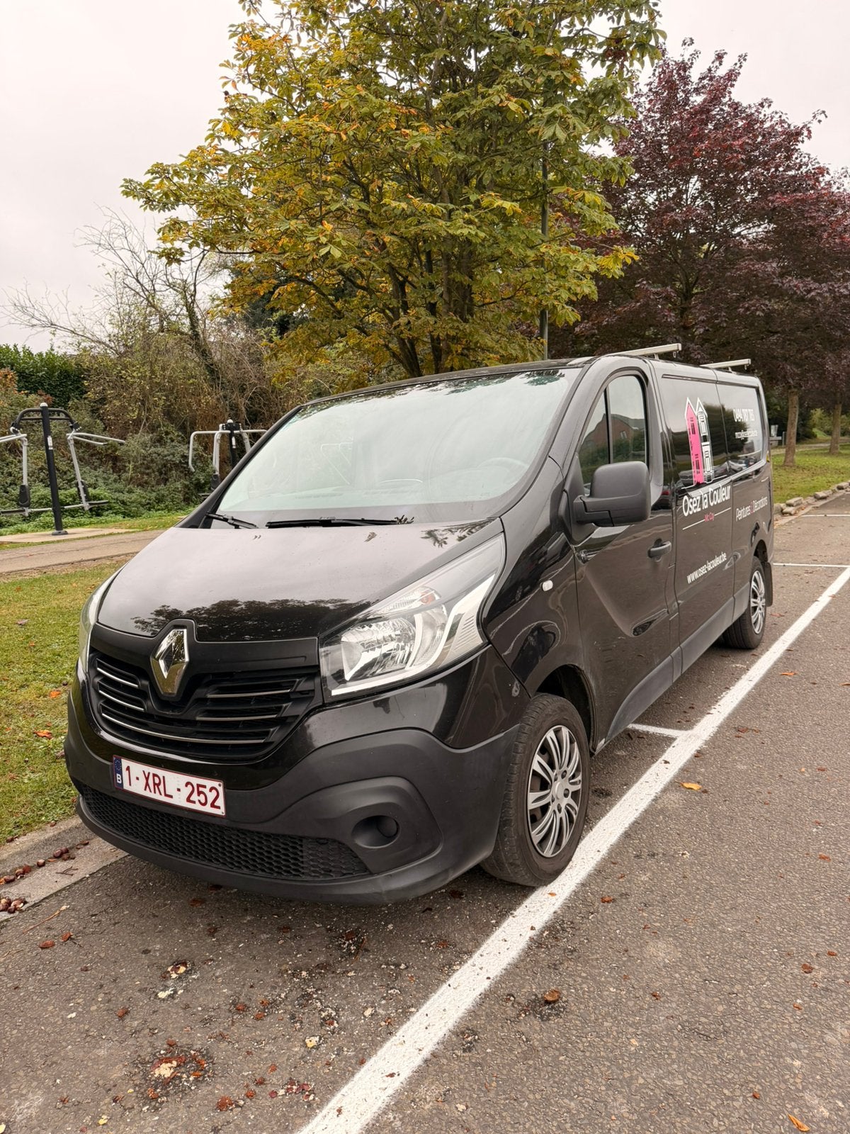 Renualt trafic 2019 132000km gsm 0497296747, Cuir et Alcantara, Achat, 3 places, Noir