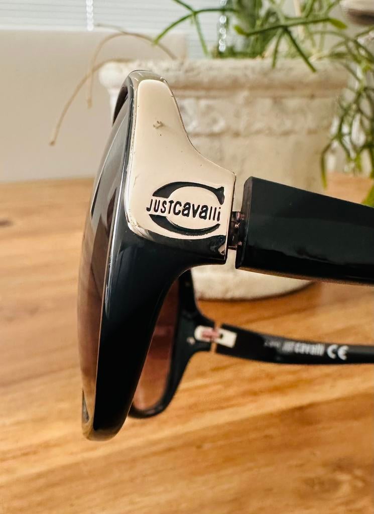 Zonnebril Just Cavalli zonder etui, Ophalen of Verzenden, Zo goed als nieuw, Bril
