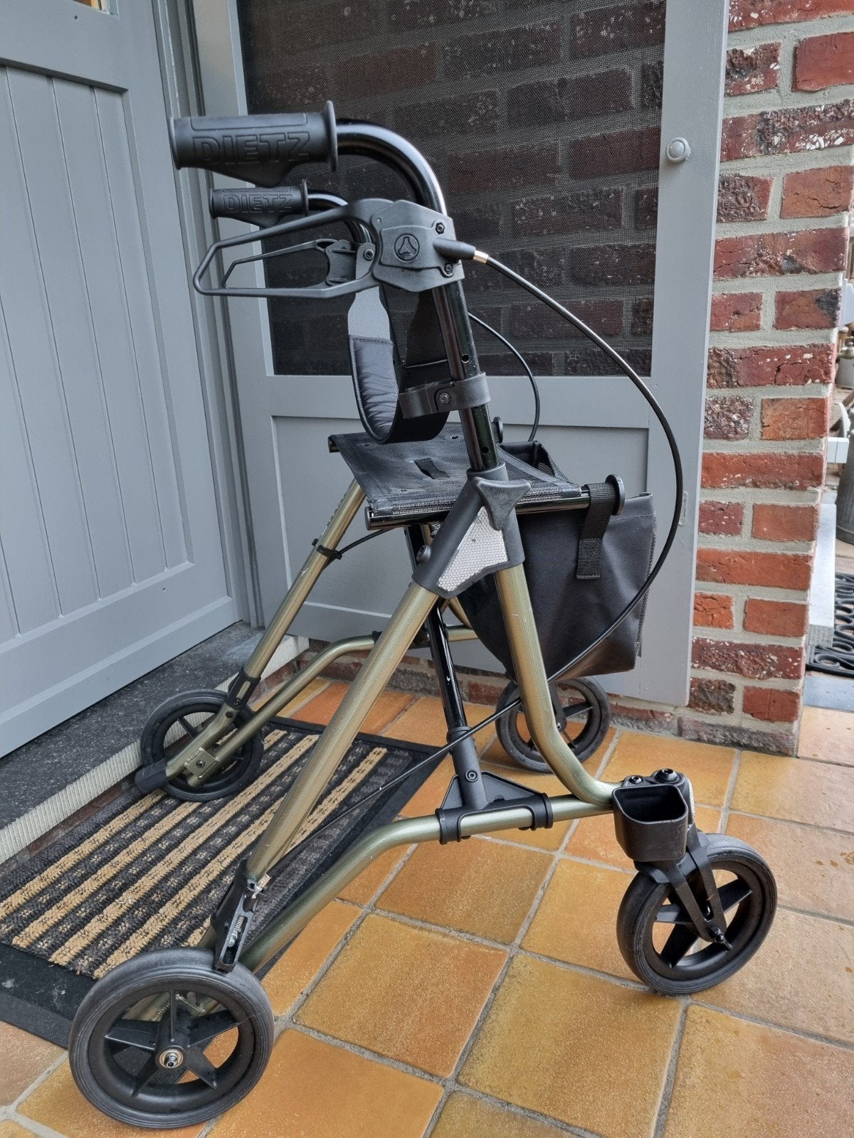 Taïma M-GT rollator als nieuw. Opvouwbaar., Ophalen