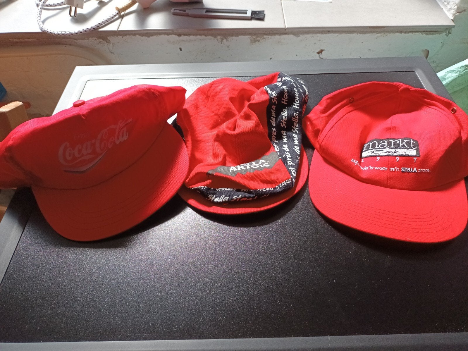 3 petten nooit gebruikt, Ophalen