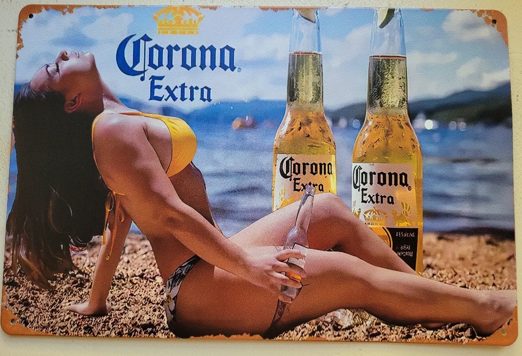Plaque alu 30 cm x 20 cm de pin-up pour la bière Corona., Collections, Envoi, Comme neuf, Panneau, Plaque ou Plaquette publicitaire