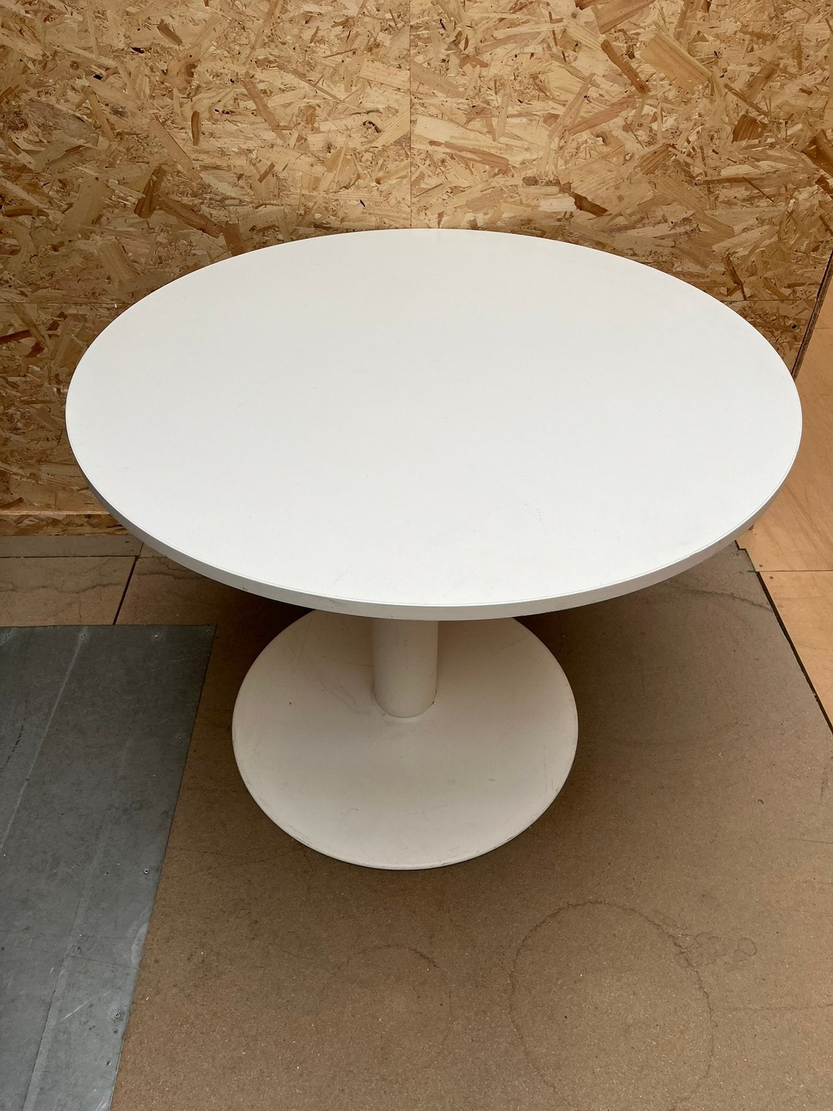 Ronde witte eettafel, Ophalen, Gebruikt