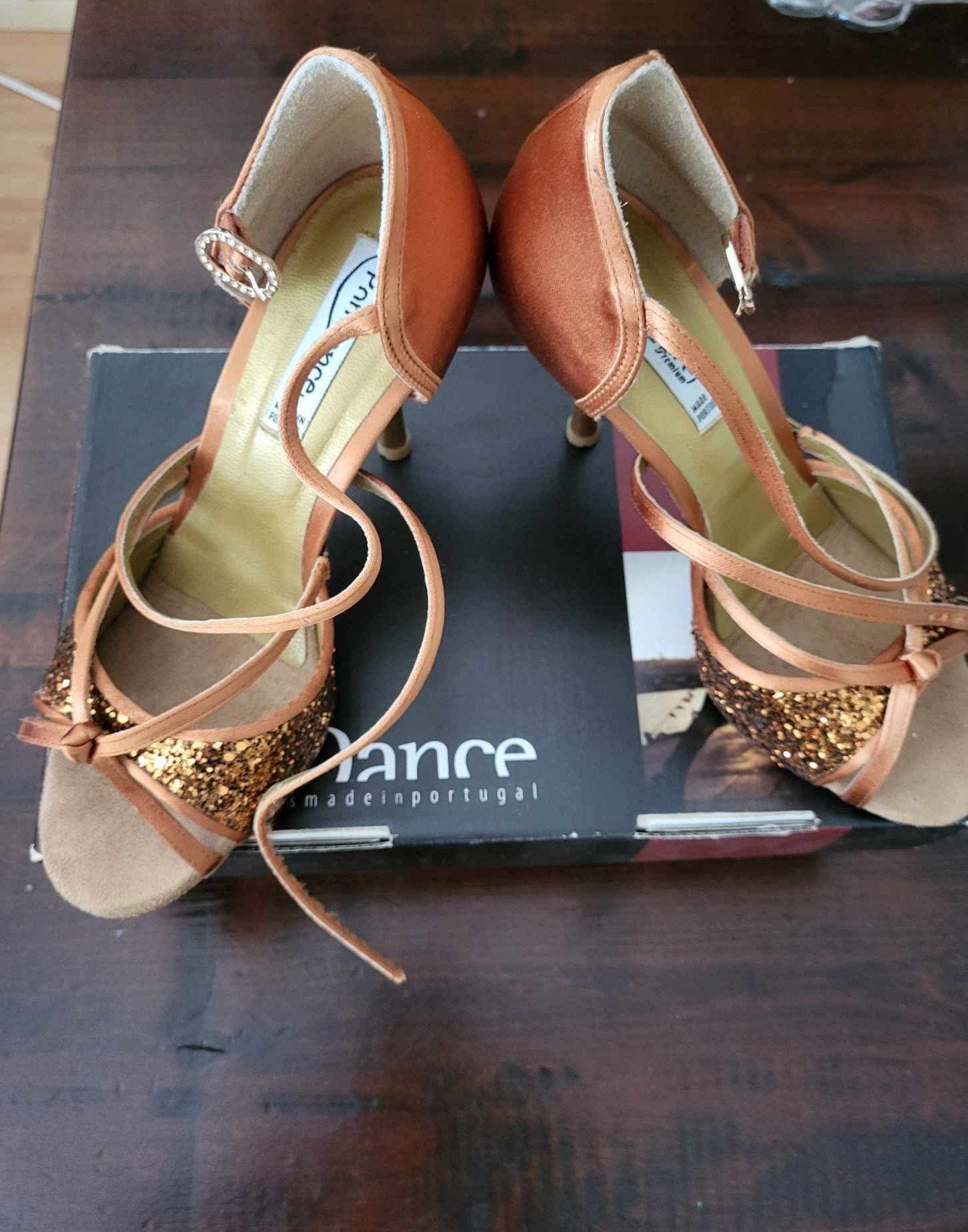 sandales   dans sportive, Handtassen en Accessoires, Broches, Ophalen