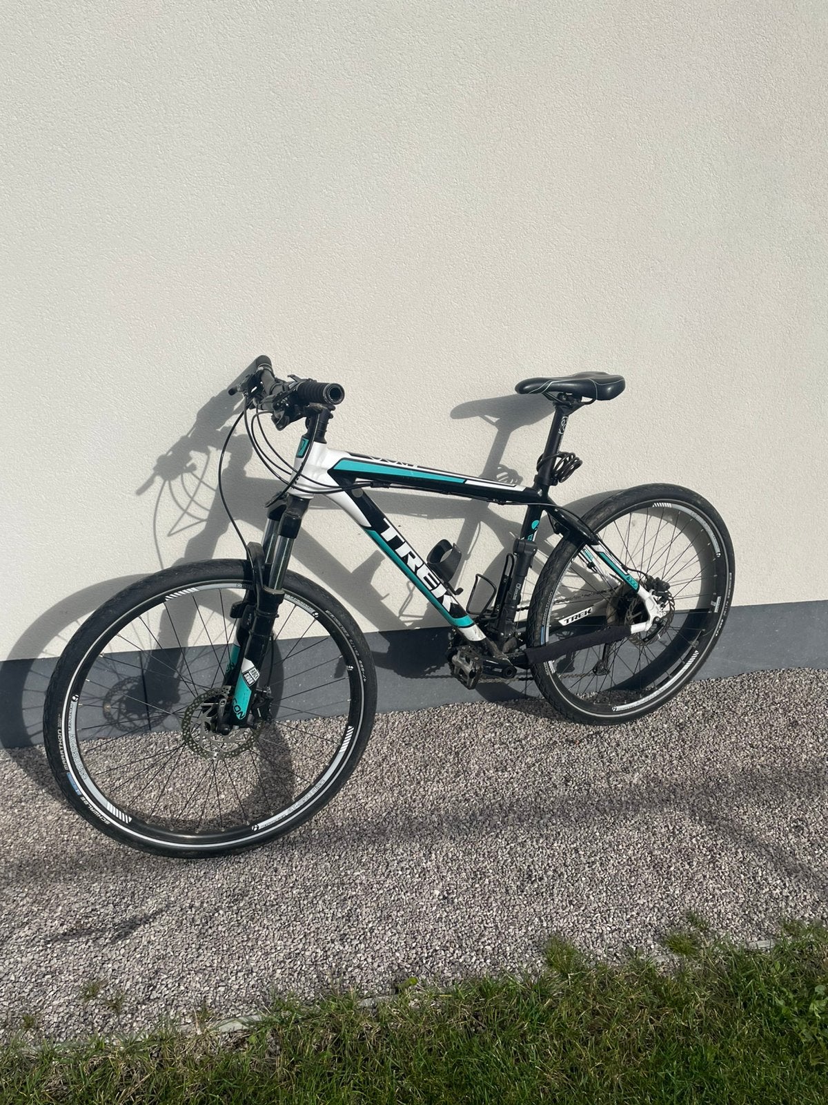 Trek mountainbike zwart/wit/turquoise – goede staat, Enlèvement, Utilisé, Frein à disque, Vitesses