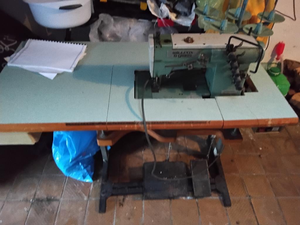 Machine a coudre industrielle willcox et gibbs, Enlèvement