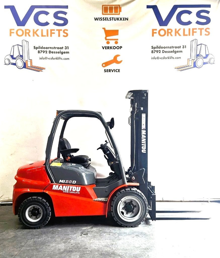 Manitou diesel heftruck 3 ton triplex 5,5m 2020 -2700uren, Ophalen, Diesel, Heftruck