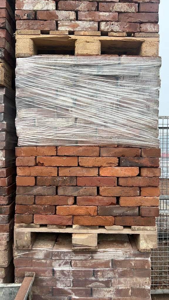 Oude bruine gladde metselsteen Gronings 22.5 x 5 3.500 stuks, Doe-het-zelf en Bouw, Ophalen, Zo goed als nieuw, Bakstenen