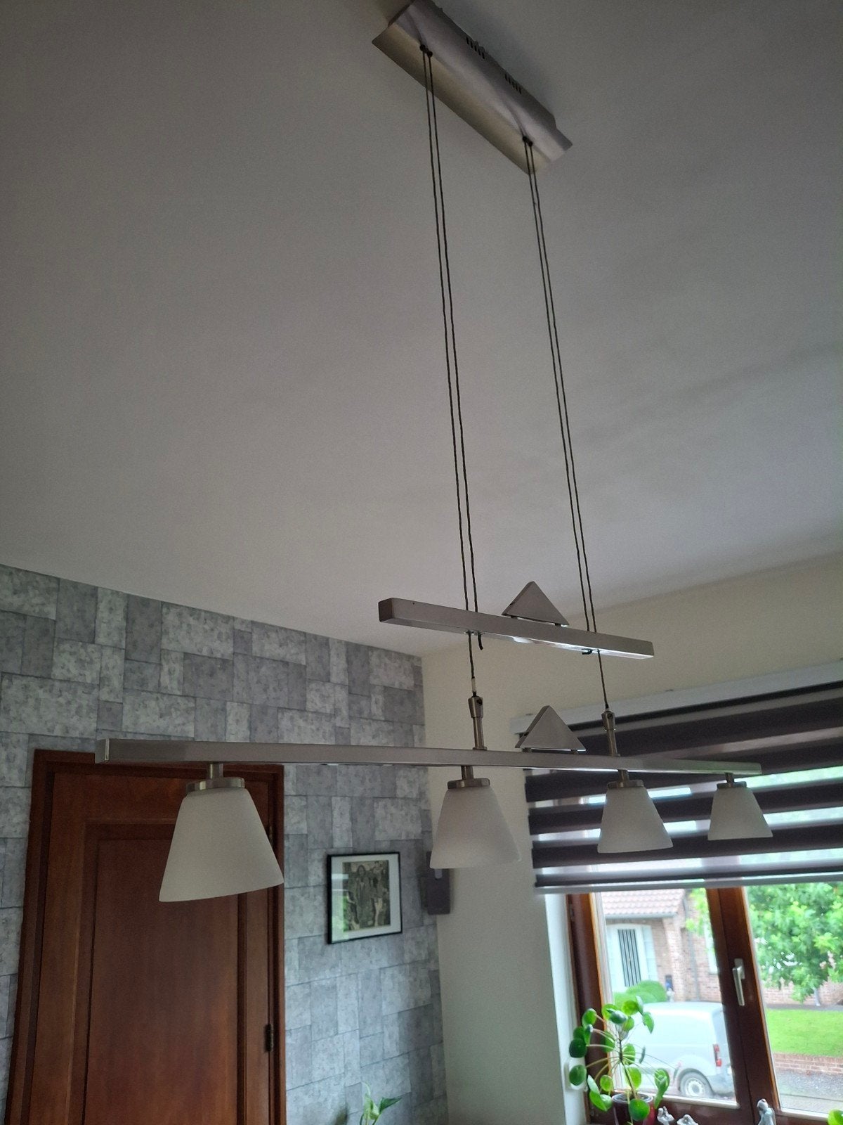 À VENDRE. Lampe suspendue de chambre chromée lourde., Enlèvement, Comme neuf, Matériau naturel, E14 (petit)