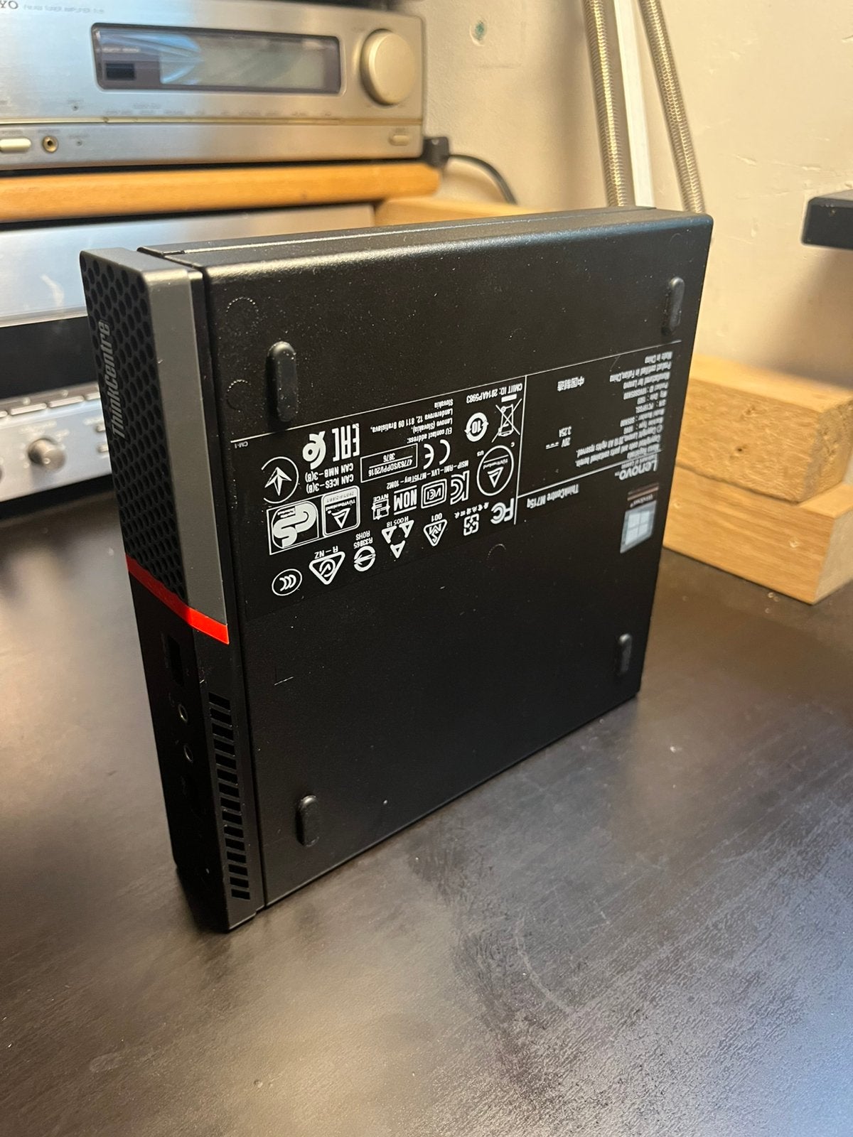 Lenovo ThinkCentre M715q Tiny -(AMD A10 Pro/8 GB RAM/500 GB), Computers en Software, Desktop Pc's, Zo goed als nieuw, HDD, Ophalen of Verzenden