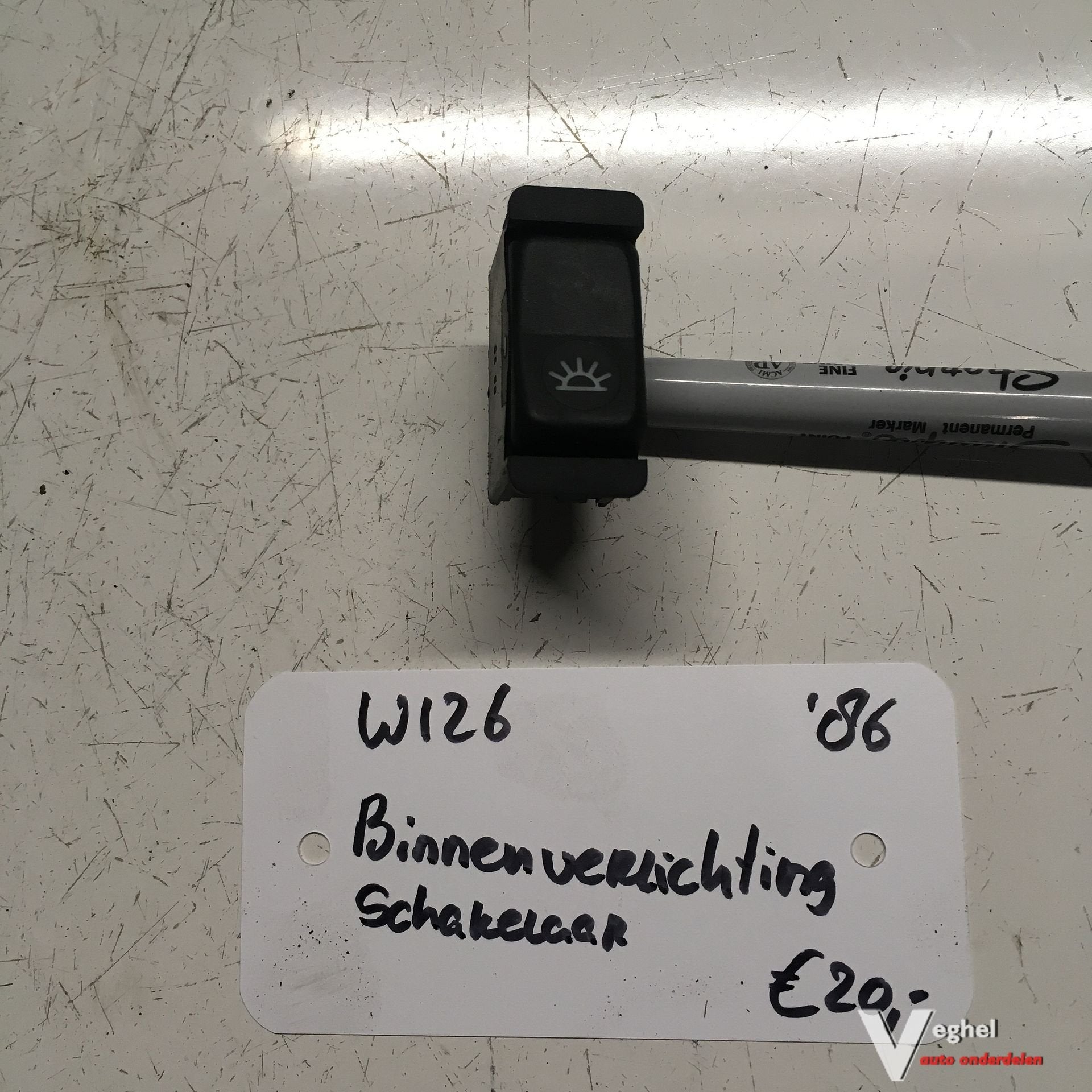 Mercedes W126  1982  Binnenverlichtingschakelaar 000 820 591, -, Utilisé, -, -