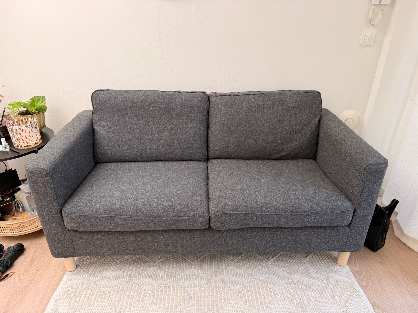 Donker grijze 2 zit zetel, Ophalen, 150 tot 200 cm, Tweepersoons, 75 tot 100 cm