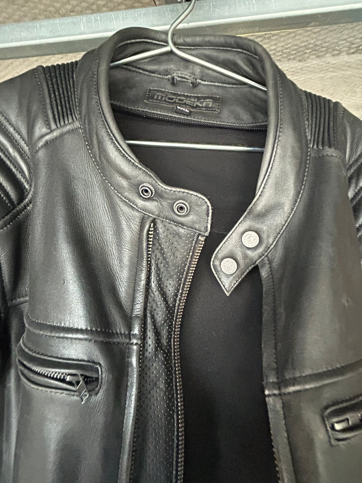 blouson en cuir a vendre, Enlèvement, Seconde main, Femmes, Manteau | cuir