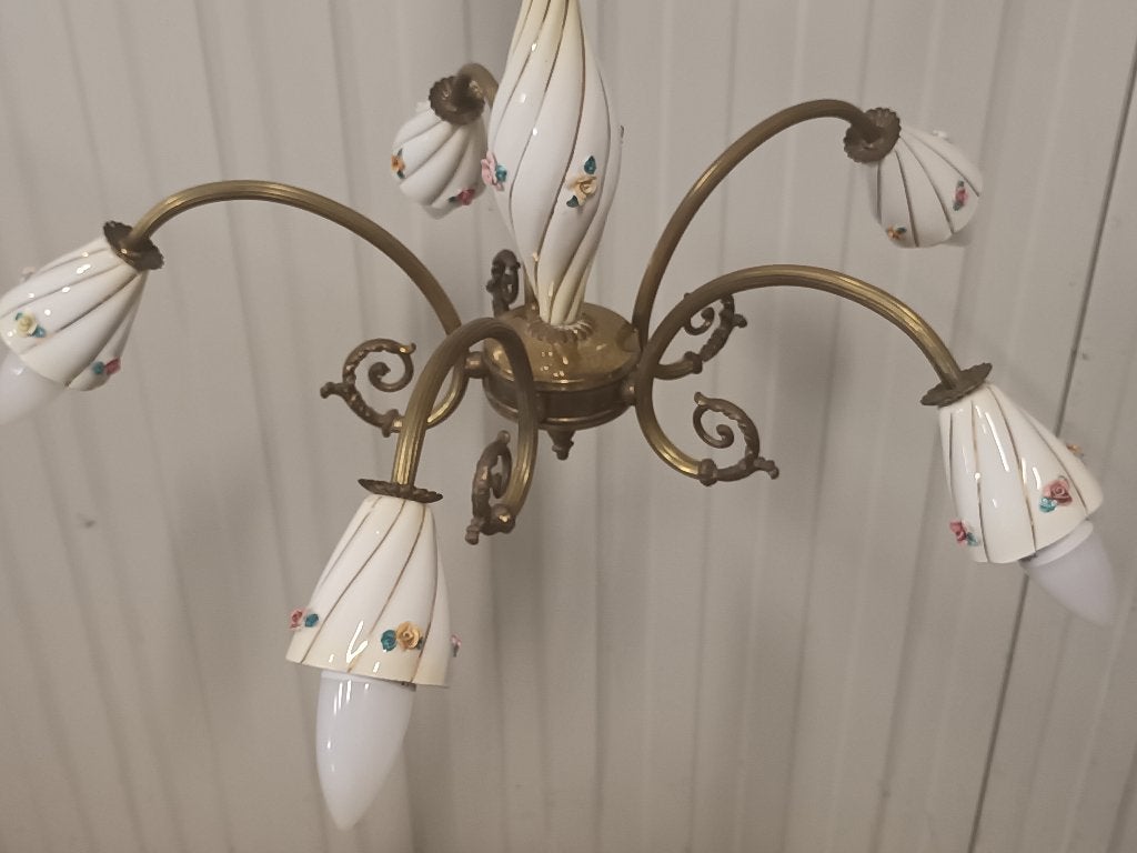 Lustre en cuivre et porcelaine, Enlèvement