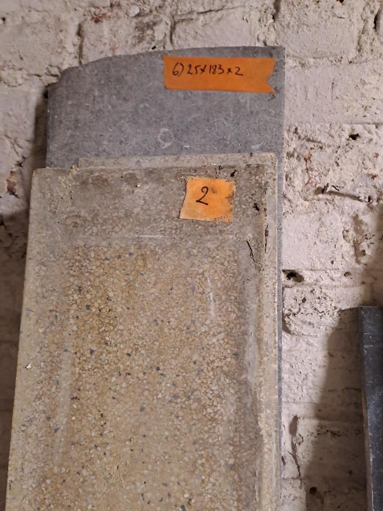 Plaques en marbre, Enlèvement