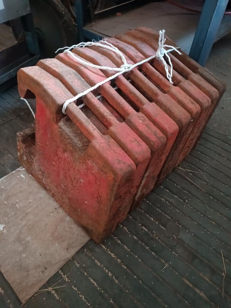 Front gewichten case International 45 kg, Zakelijke goederen, Landbouw | Onderdelen | Banden, Velgen en Assen, Ophalen of Verzenden