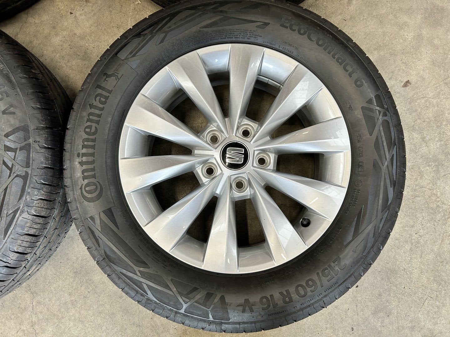 16 inch originele velgen + zomerbanden Karoq | Ateca | T-roc, Autos : Pièces & Accessoires, Pneus et Jantes, 215 mm, 16 pouces