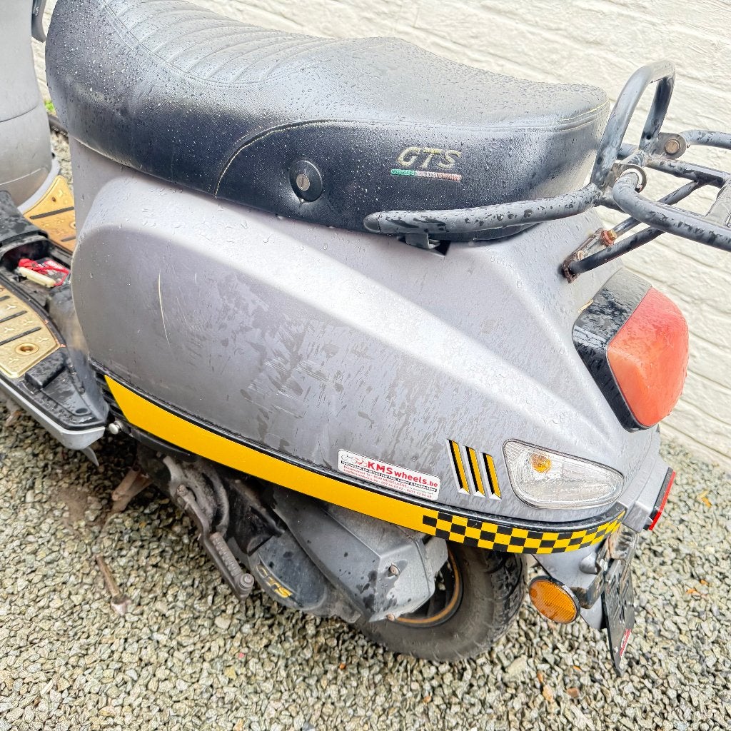 gts voor afbraak euro 4 , 6900 km , zg motor, Fietsen en Brommers, Ophalen of Verzenden, Klasse B (45 km/u), Benzine, Gebruikt