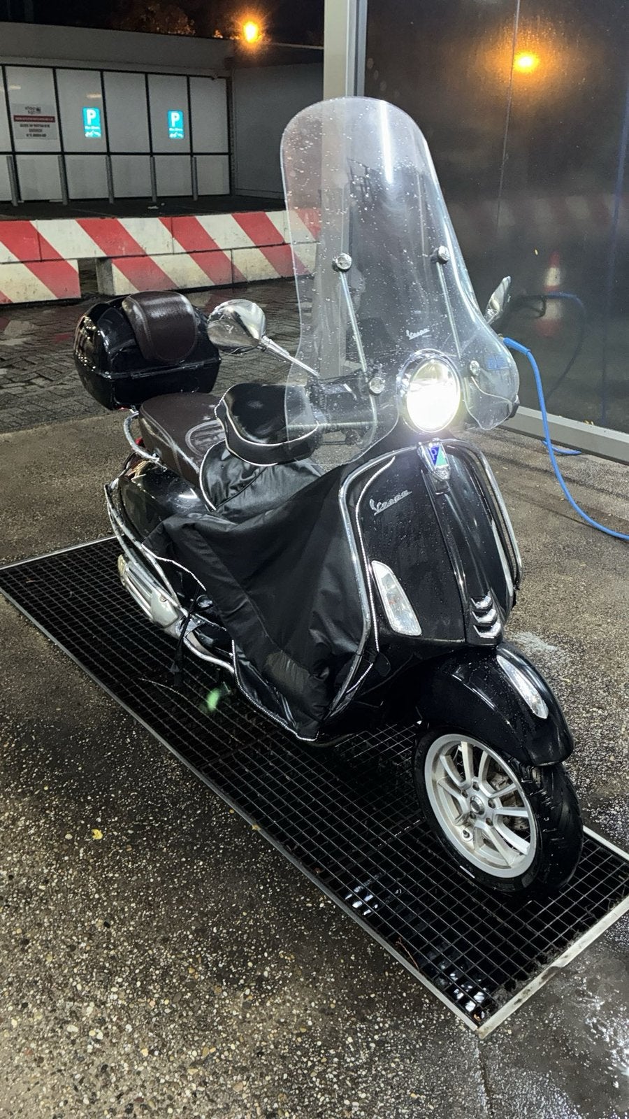Vespa Primavera 50cc B-Klasse, Fietsen en Brommers, Ophalen, Zo goed als nieuw