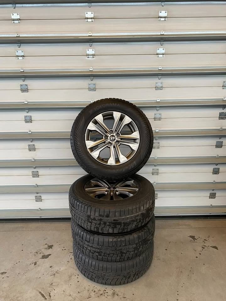 Roues d'hiver 235/ 65r17, Autos : Pièces & Accessoires, Pneus et Jantes, Pneus hiver, Véhicule de tourisme, 17 pouces