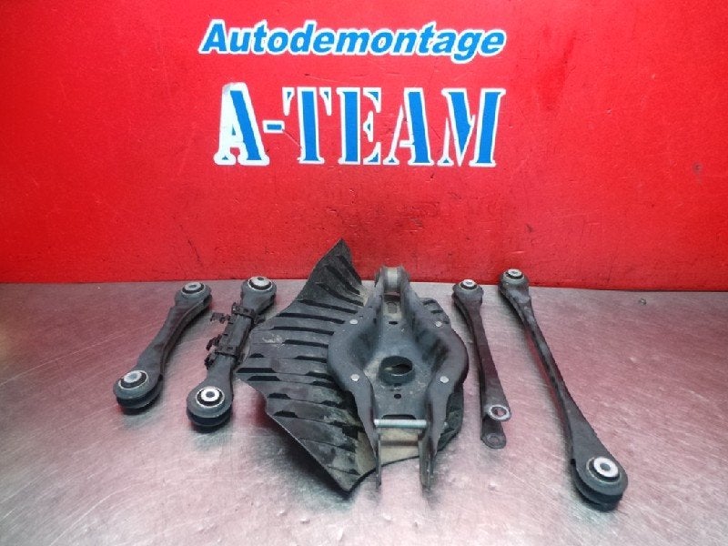 BRAS DE SUSPENSION ARRIÈRE GAUCHE BMW 1 serie (F20), Utilisé, BMW, Petuelring 130
80809  München, DE, Bayerische Motoren Werke AG